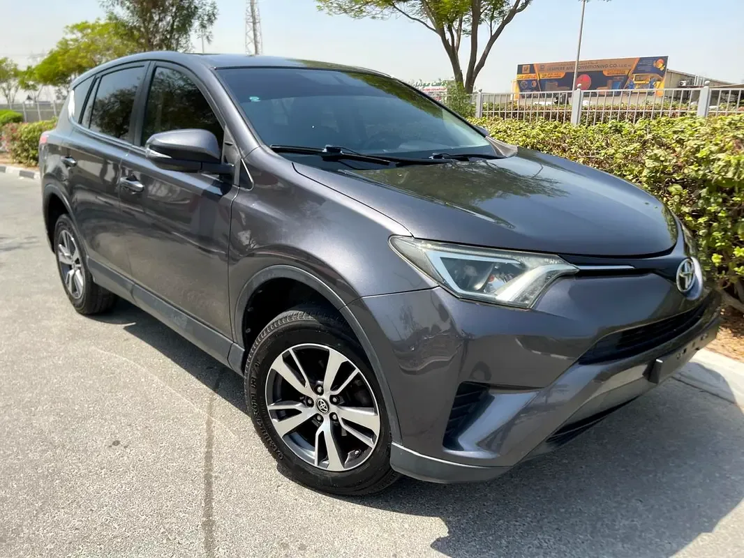 Toyota RAV4 2.0 CVT (146 حصان) - 8