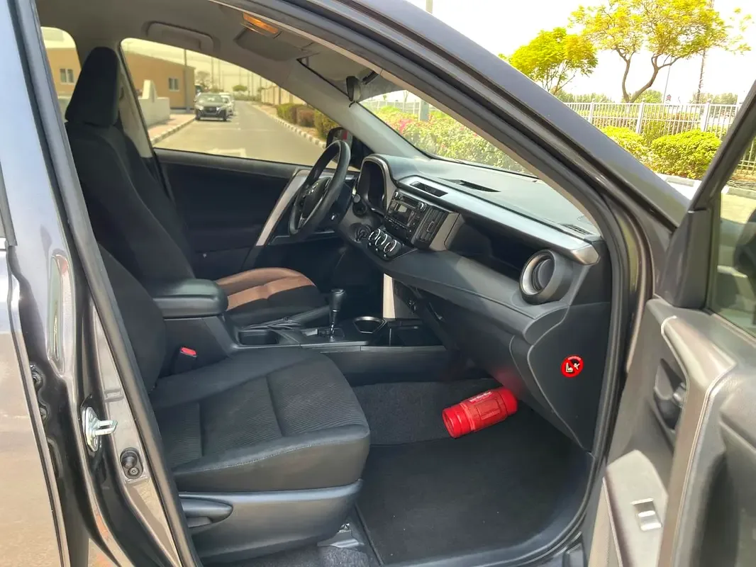 Toyota RAV4 2.0 CVT (146 حصان) - 14
