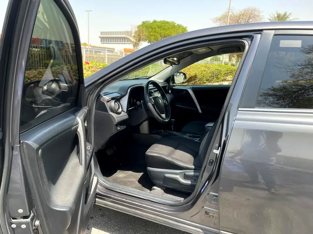 Toyota RAV4 2.0 CVT (146 حصان) - 17