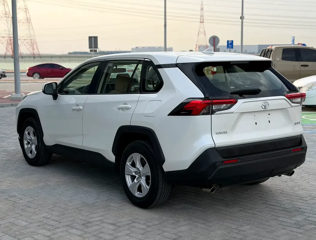 Toyota RAV4 2.0 CVT (146 حصان) - 6