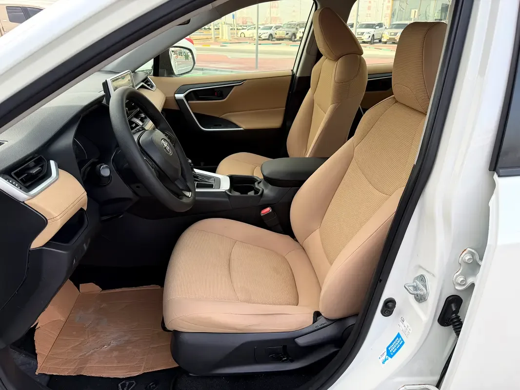 Toyota RAV4 2.0 CVT (146 حصان) - 8