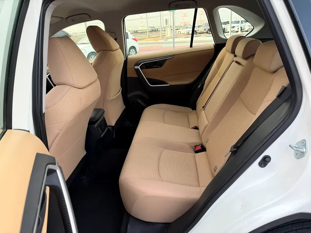 Toyota RAV4 2.0 CVT (146 حصان) - 10