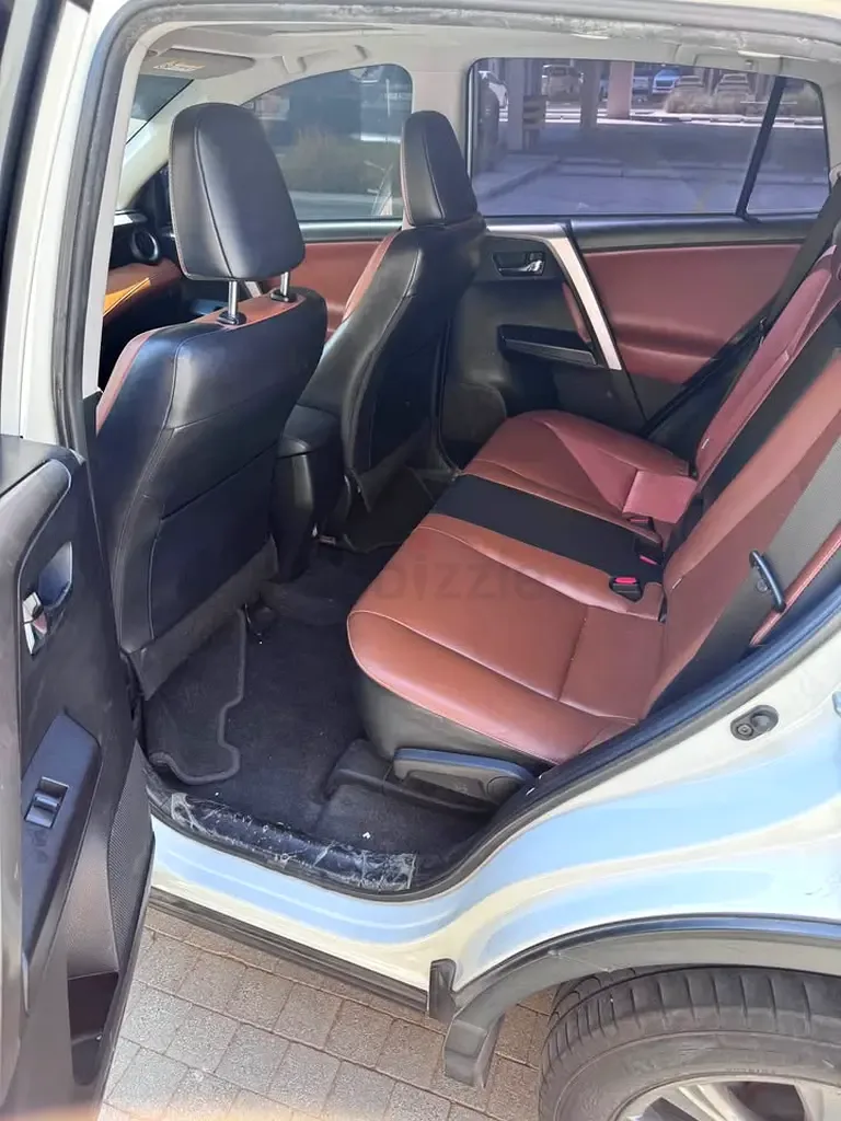Toyota RAV4 2.0 CVT (146 حصان) - 8