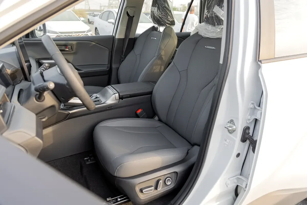 Toyota RAV4 2.0 CVT (149 حصان) - 9