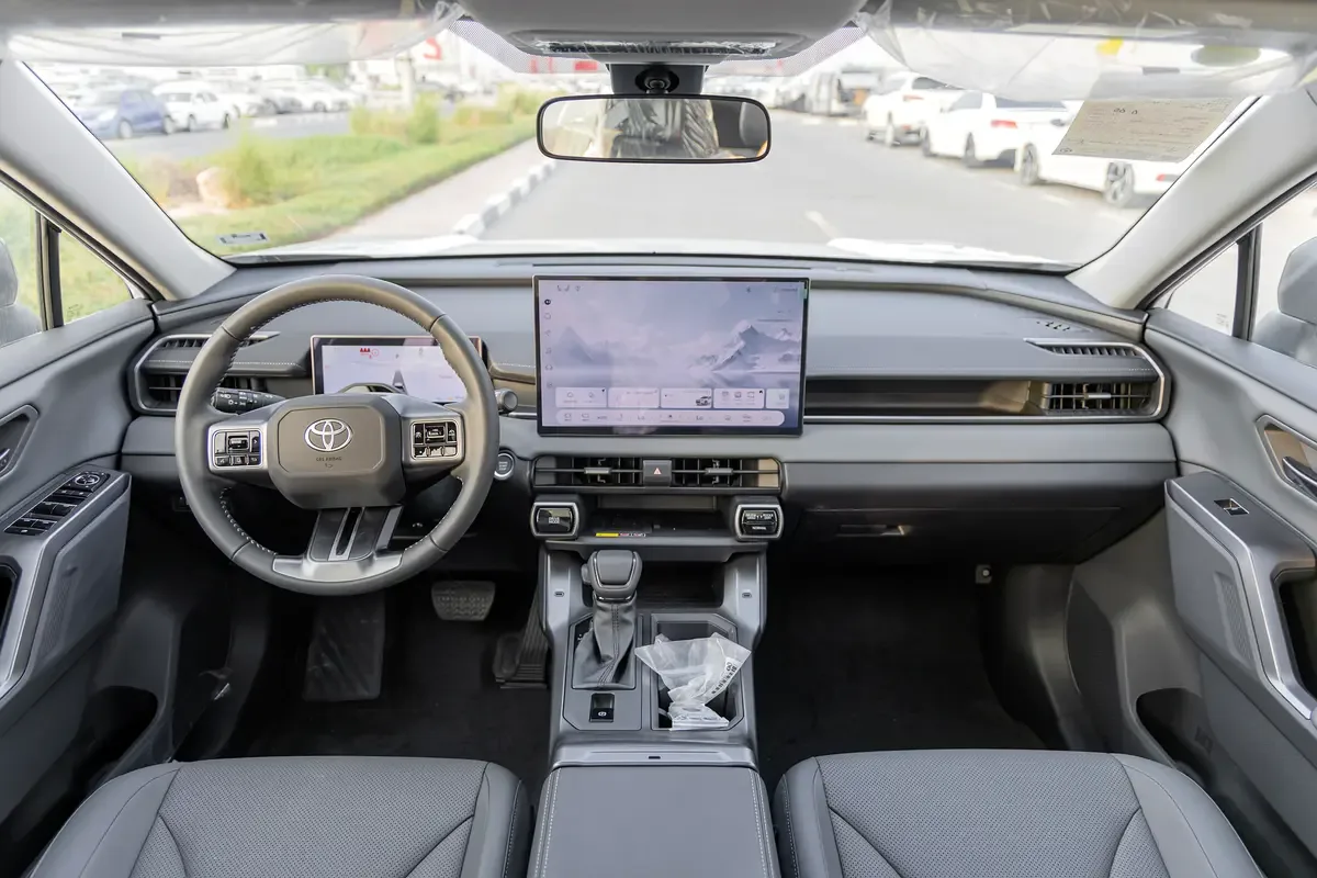 Toyota RAV4 2.0 CVT (149 حصان) - 11