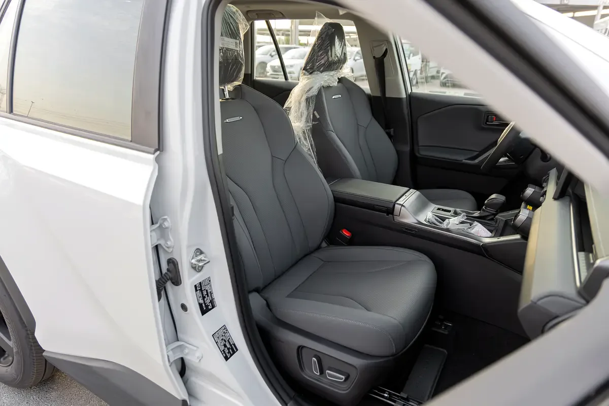 Toyota RAV4 2.0 CVT (149 حصان) - 19