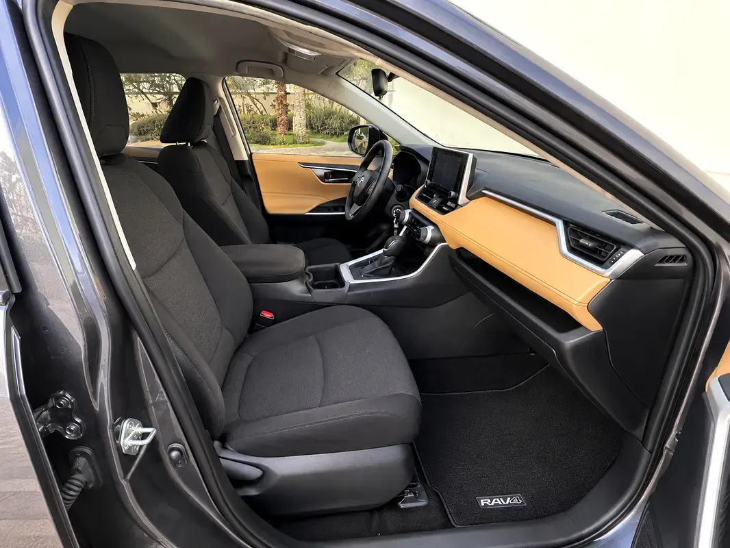 Toyota RAV4 2.5 AT (205 hp) - 11