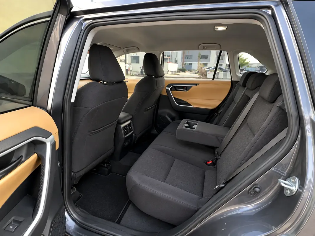 Toyota RAV4 2.5 AT (205 hp) - 12