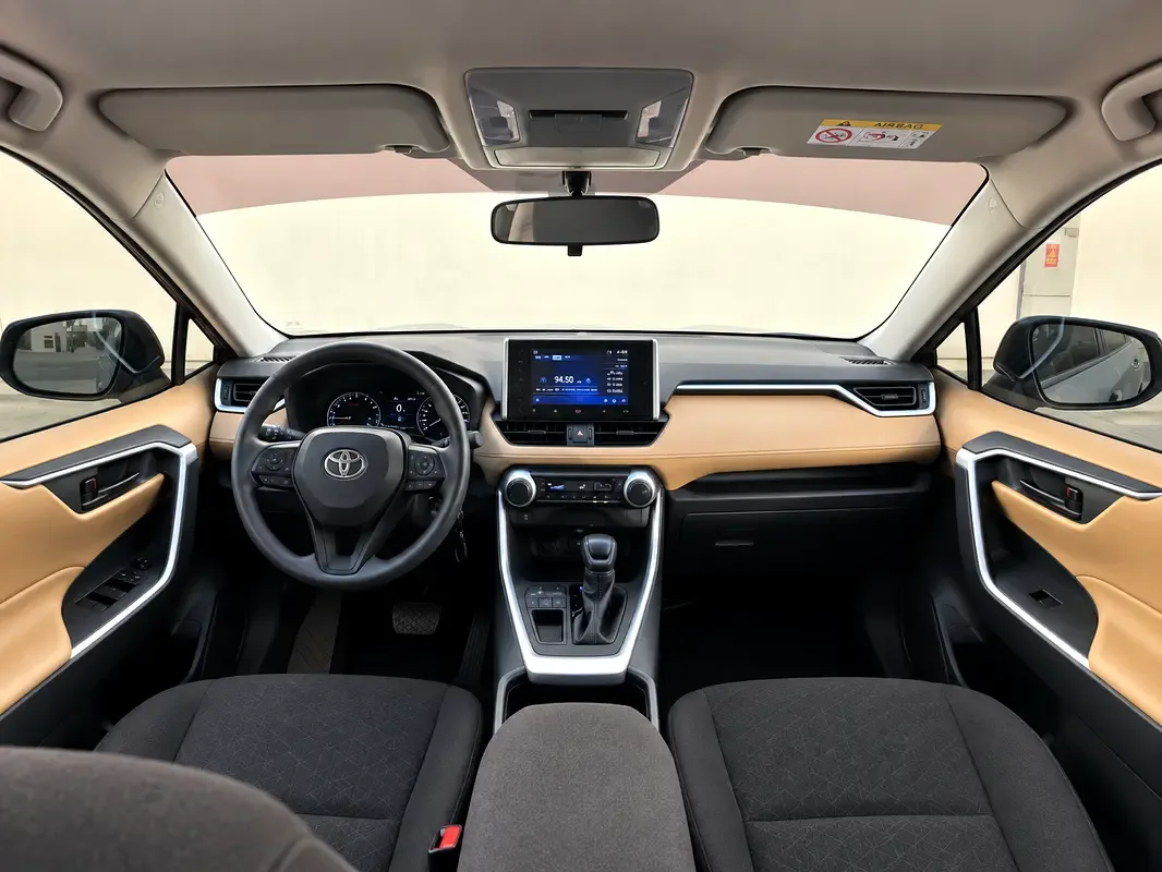 Toyota RAV4 2.5 AT (205 hp) - 15