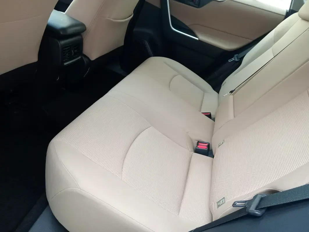 Toyota RAV4 2.5 AT (205 hp) - 12