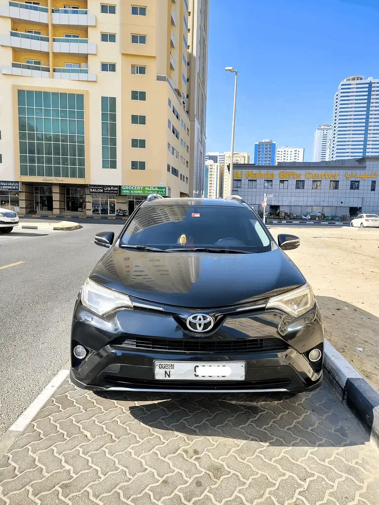 Toyota RAV4 2.5 AT 4WD (180 hp)