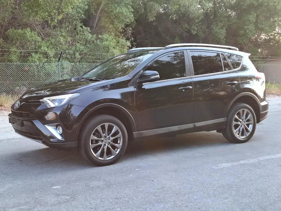 Toyota RAV4 2.5 AT 4WD (180 حصان) - 2