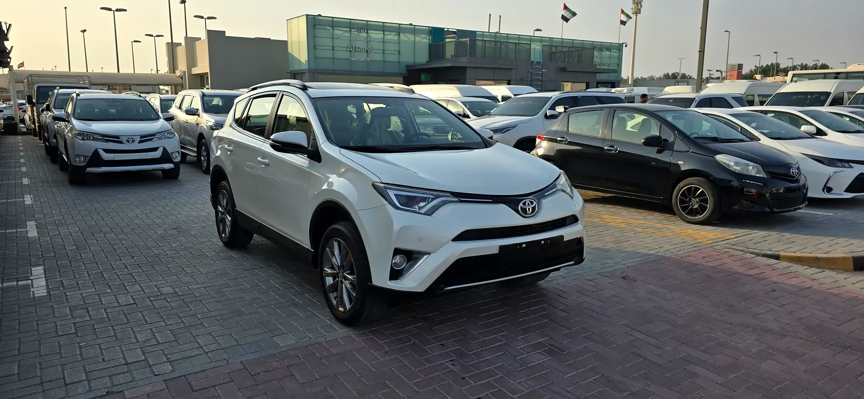 Toyota RAV4 2.5 AT 4WD (180 hp)