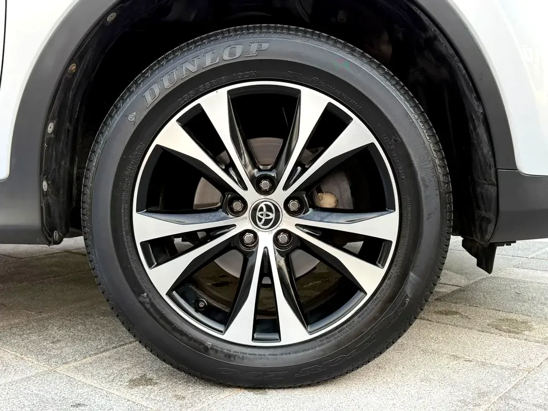 Toyota RAV4 2.5 AT 4WD (180 hp) - 19