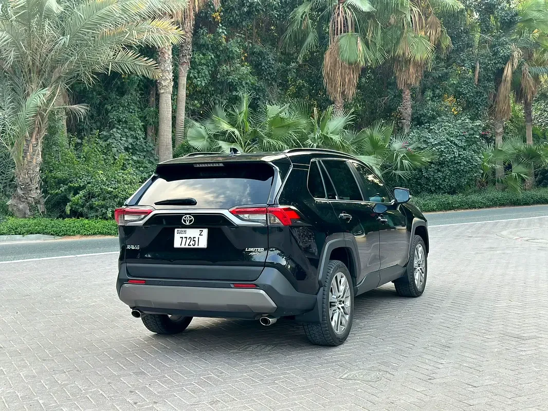 Toyota RAV4 2.5 AT 4WD (180 حصان) - 2
