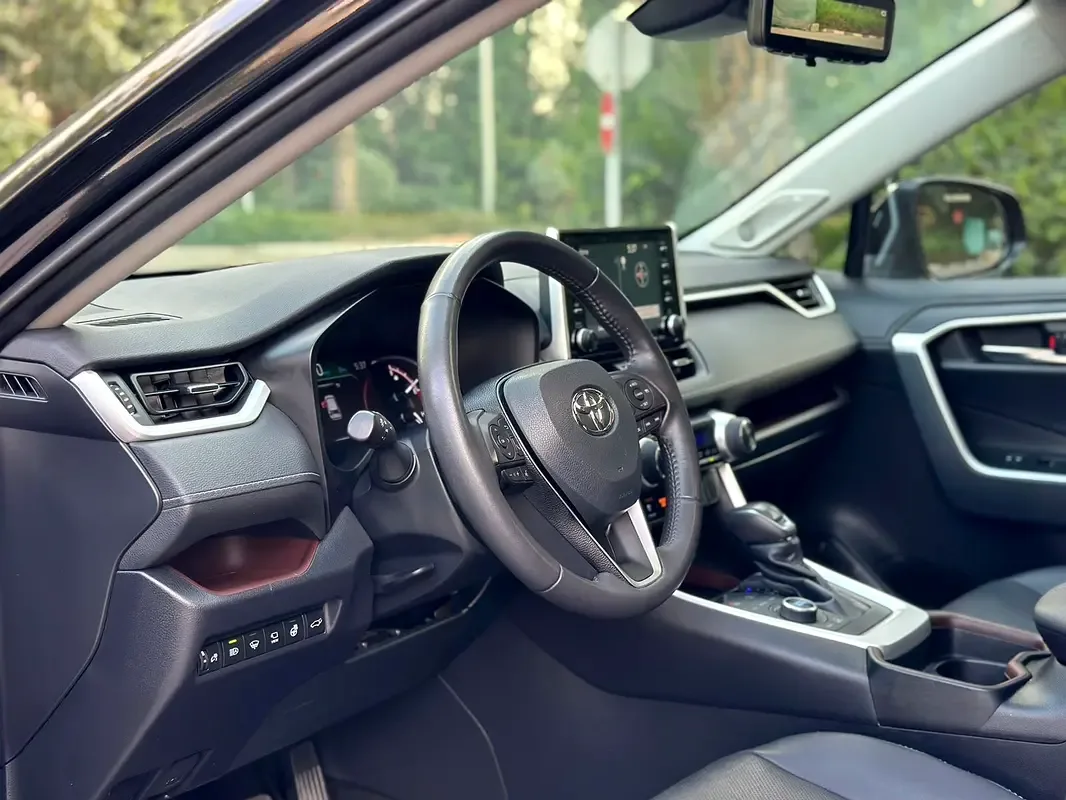 Toyota RAV4 2.5 AT 4WD (180 حصان) - 8