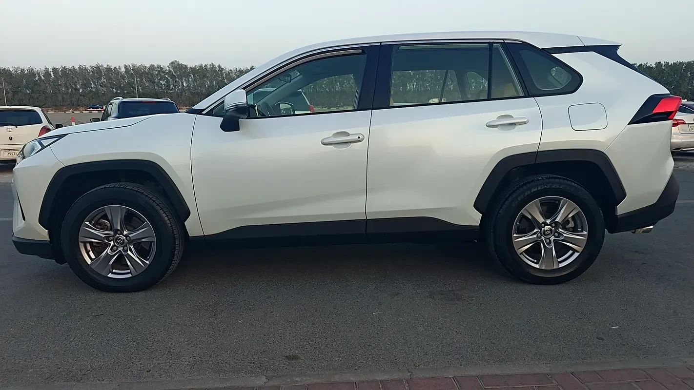 Toyota RAV4 2.5 AT 4WD (205 hp)
