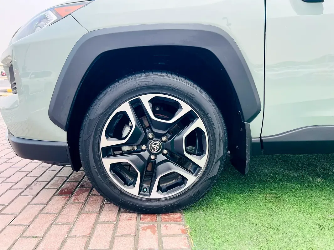 Toyota RAV4 2.5 AT 4WD (205 hp) - 17
