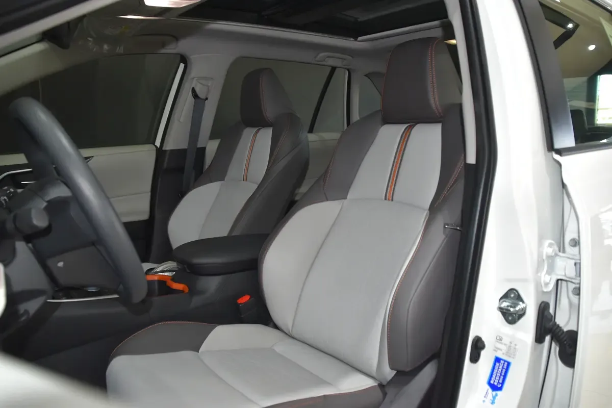 Toyota RAV4 2.5 AT 4WD (205 حصان) - 9