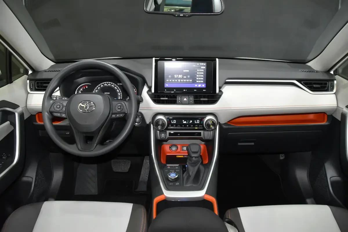 Toyota RAV4 2.5 AT 4WD (205 حصان) - 19
