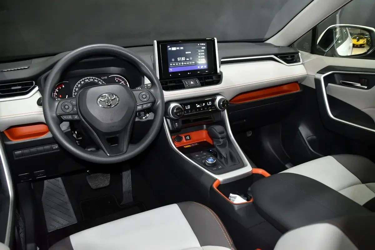 Toyota RAV4 2.5 AT 4WD (205 حصان) - 20