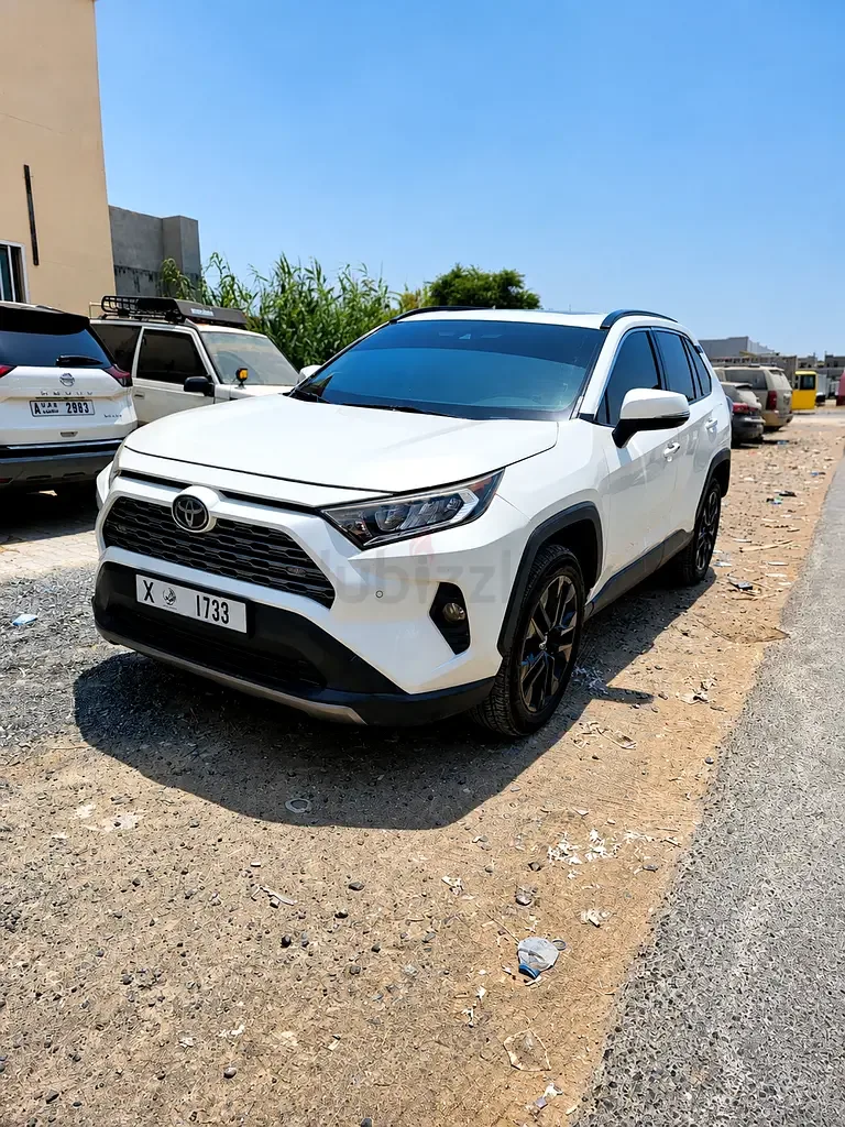Toyota RAV4 2.5 AT AWD (206 hp)