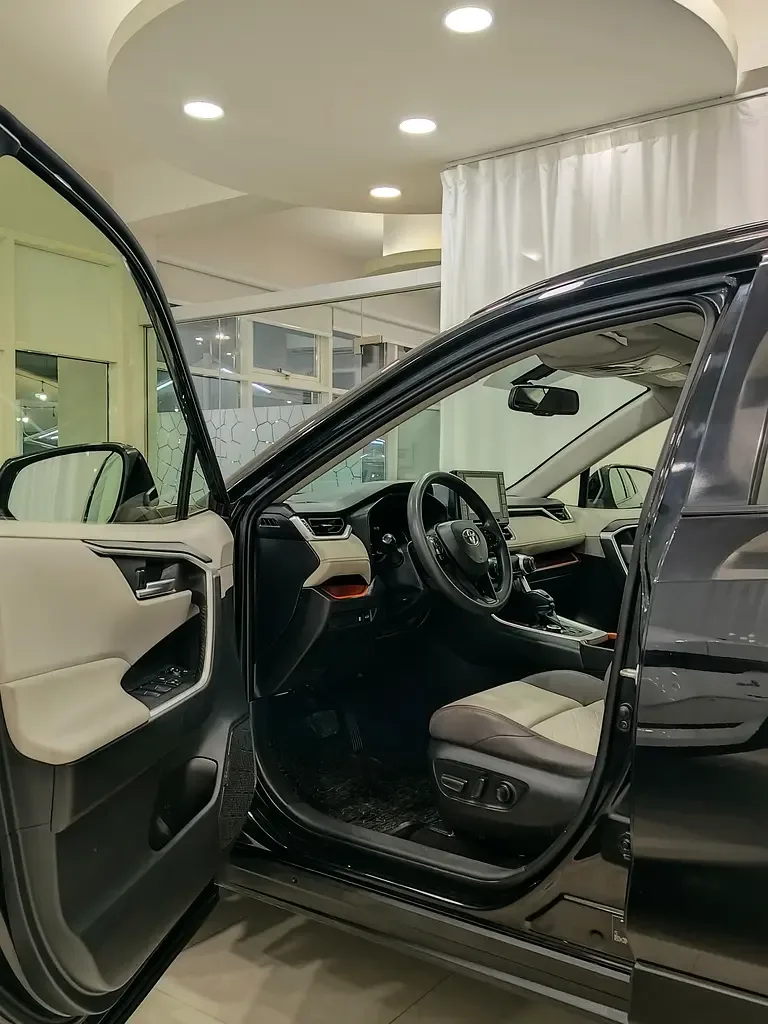 Toyota RAV4 2.5 AT AWD (206 حصان) - 7