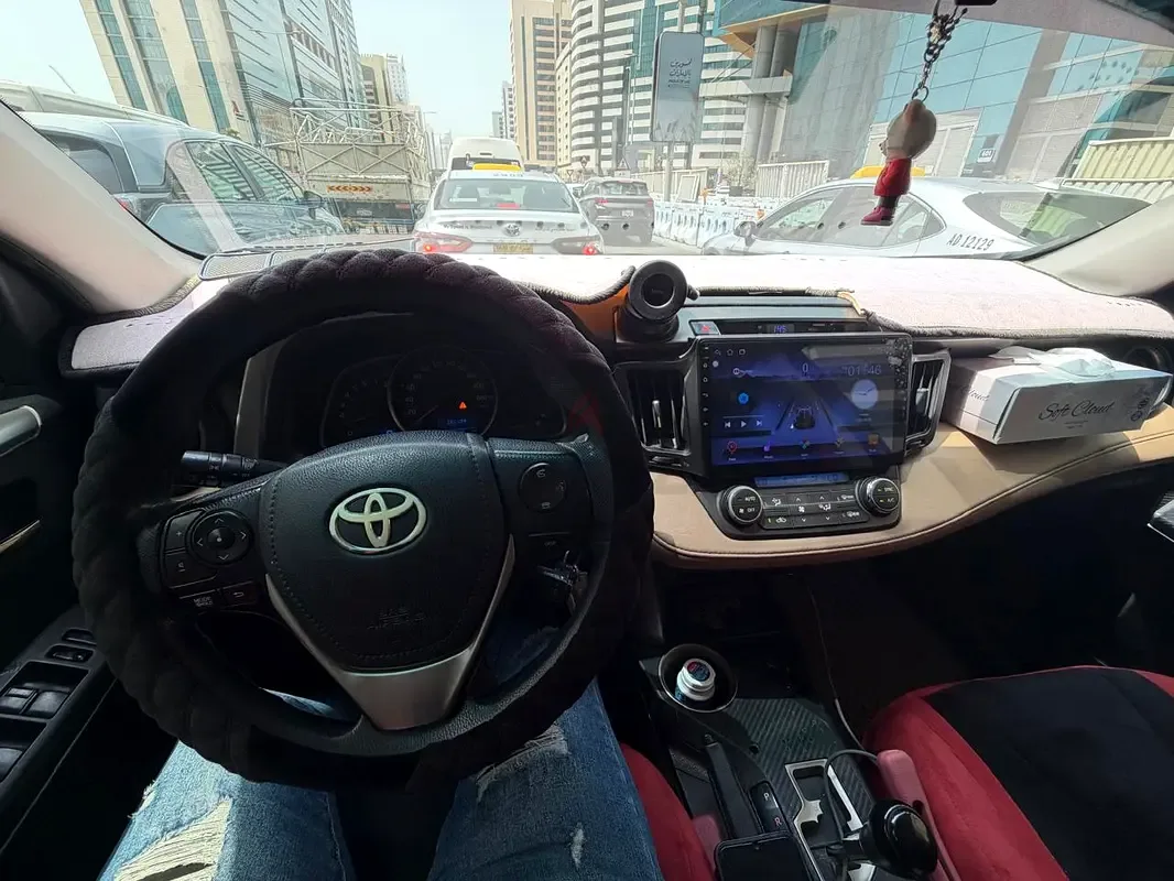 Toyota RAV4 2.5 AT FWD (180 hp)