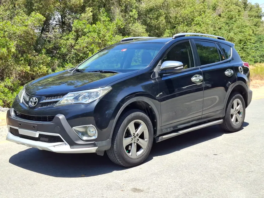 Toyota RAV4 2.5 AT FWD (180 hp)