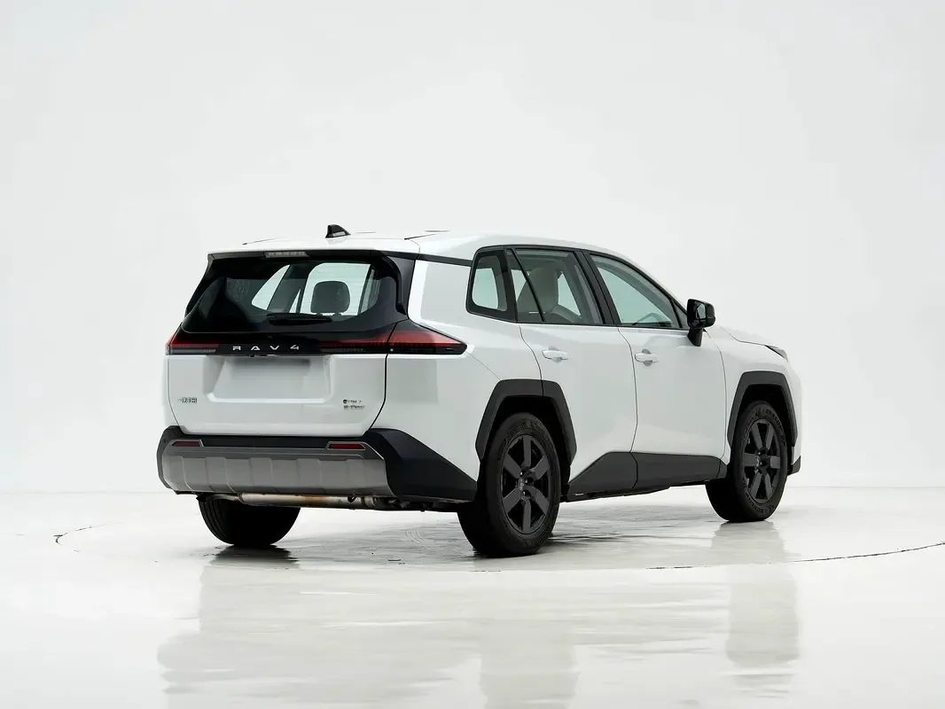 Toyota RAV4 2.5 CVT (226 حصان) - 6