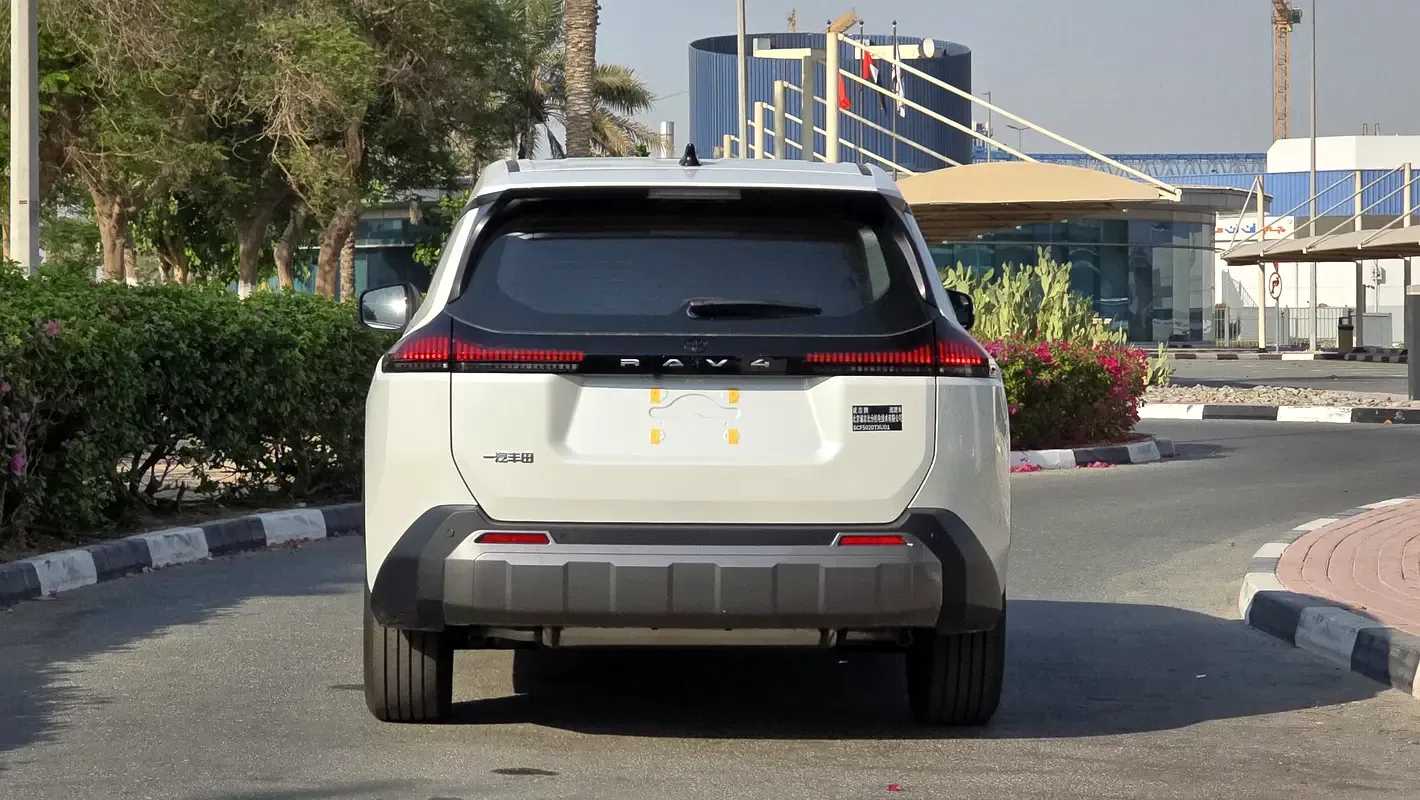 Toyota RAV4 2.5 CVT (226 حصان) - 4