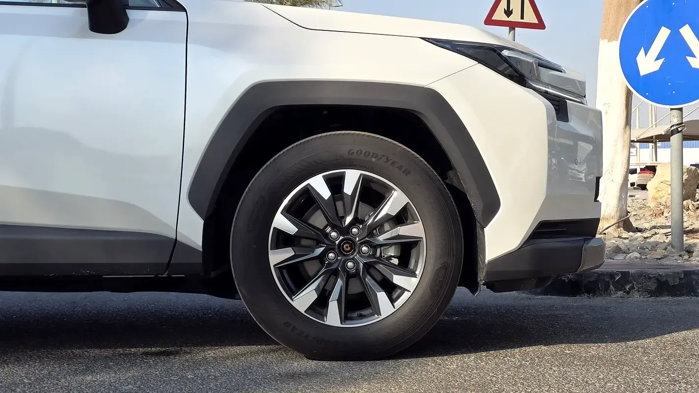 Toyota RAV4 2.5 CVT (226 حصان) - 8