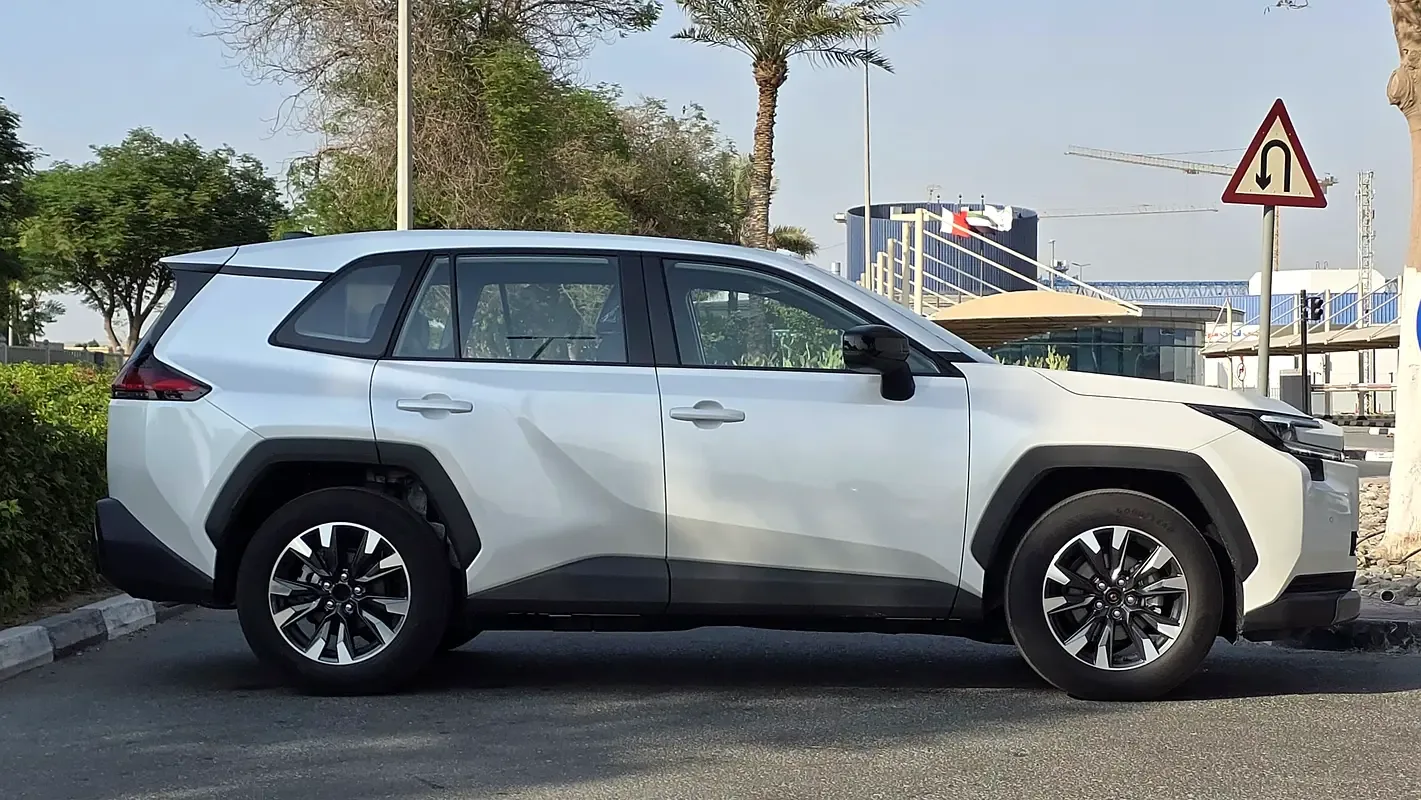 Toyota RAV4 2.5 CVT (226 حصان) - 7