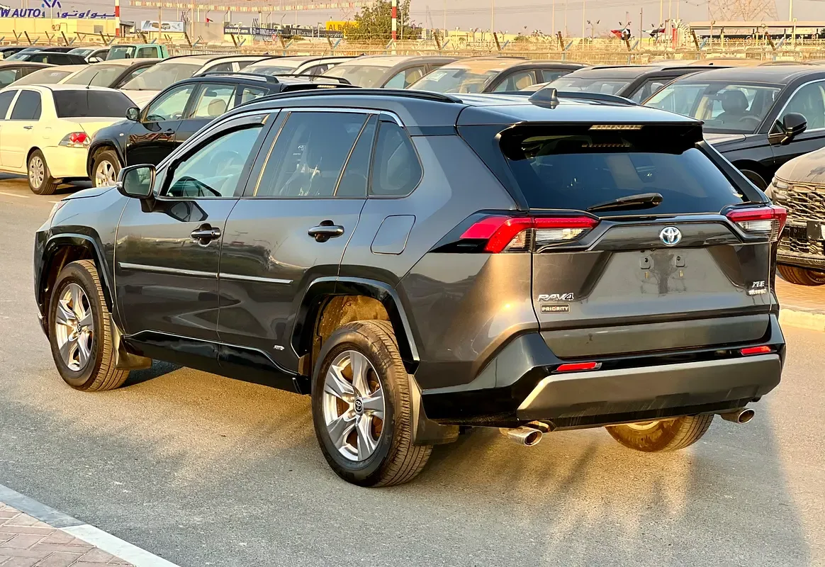 Toyota RAV4 2.5 CVT (236 حصان) - 6