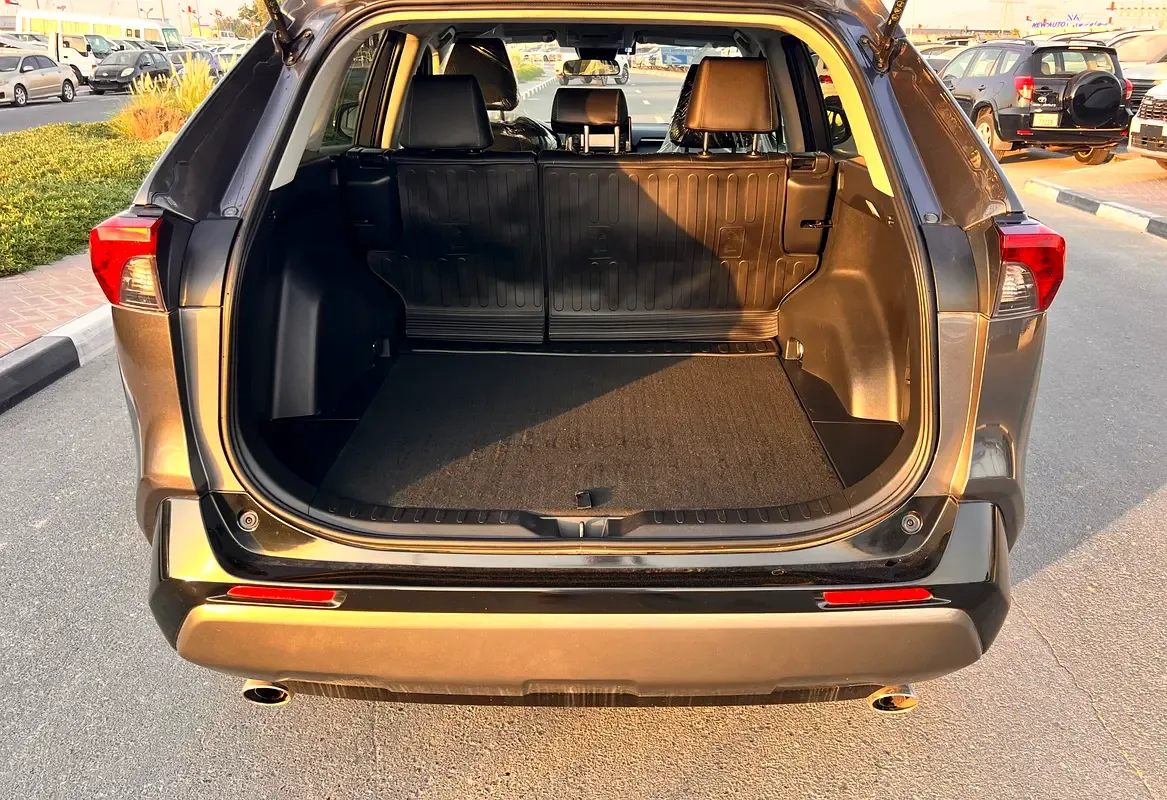 Toyota RAV4 2.5 CVT (236 حصان) - 7