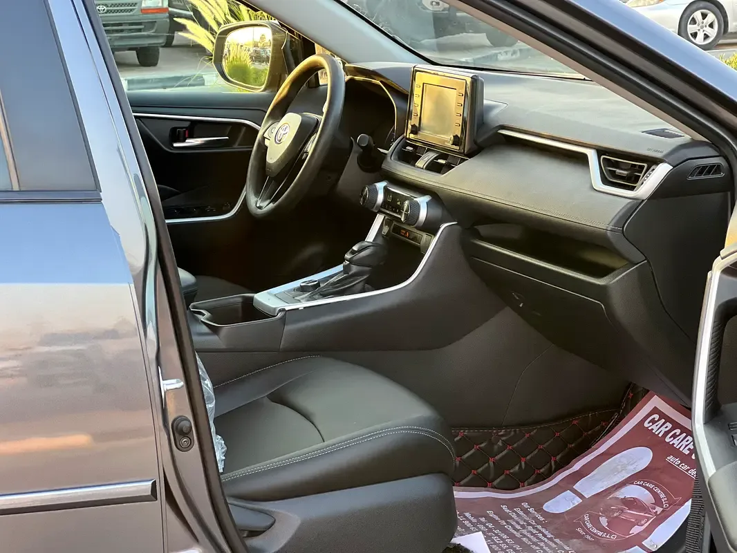Toyota RAV4 2.5 CVT (236 حصان) - 10