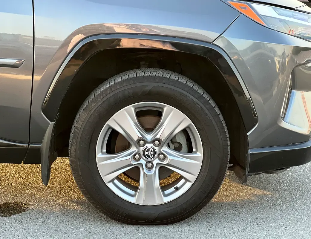 Toyota RAV4 2.5 CVT (236 حصان) - 14