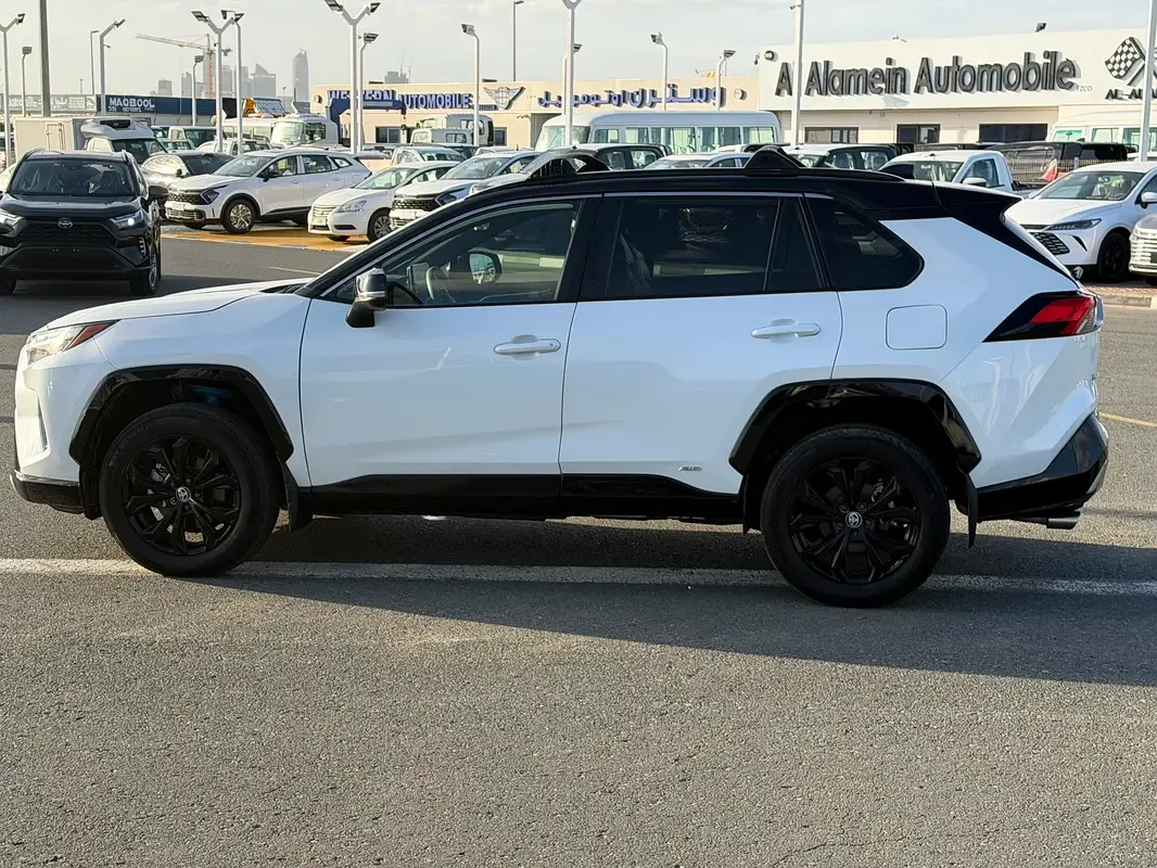 Toyota RAV4 2.5 CVT (236 حصان) - 8
