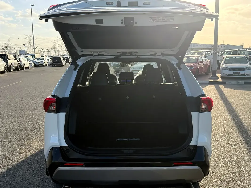 Toyota RAV4 2.5 CVT (236 حصان) - 9