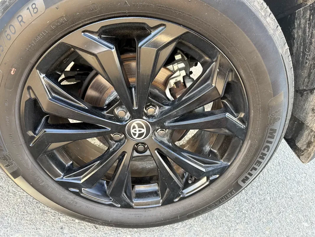 Toyota RAV4 2.5 CVT (236 حصان) - 12