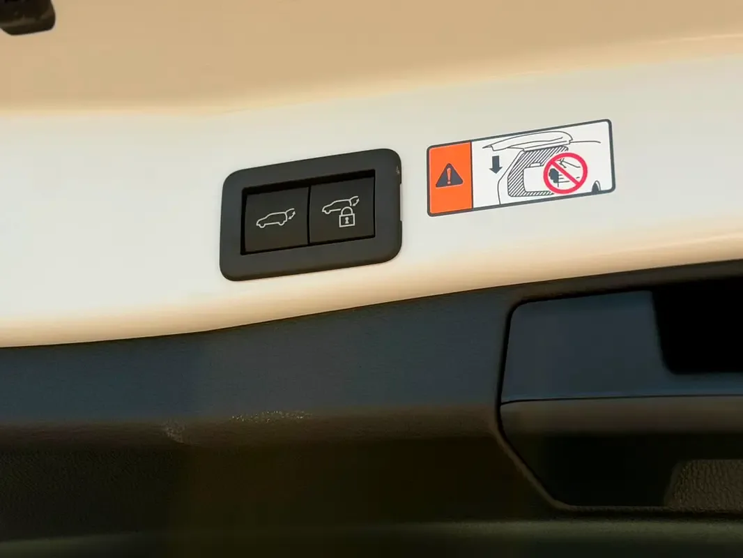 Toyota RAV4 2.5 CVT AWD (236 hp) - 10