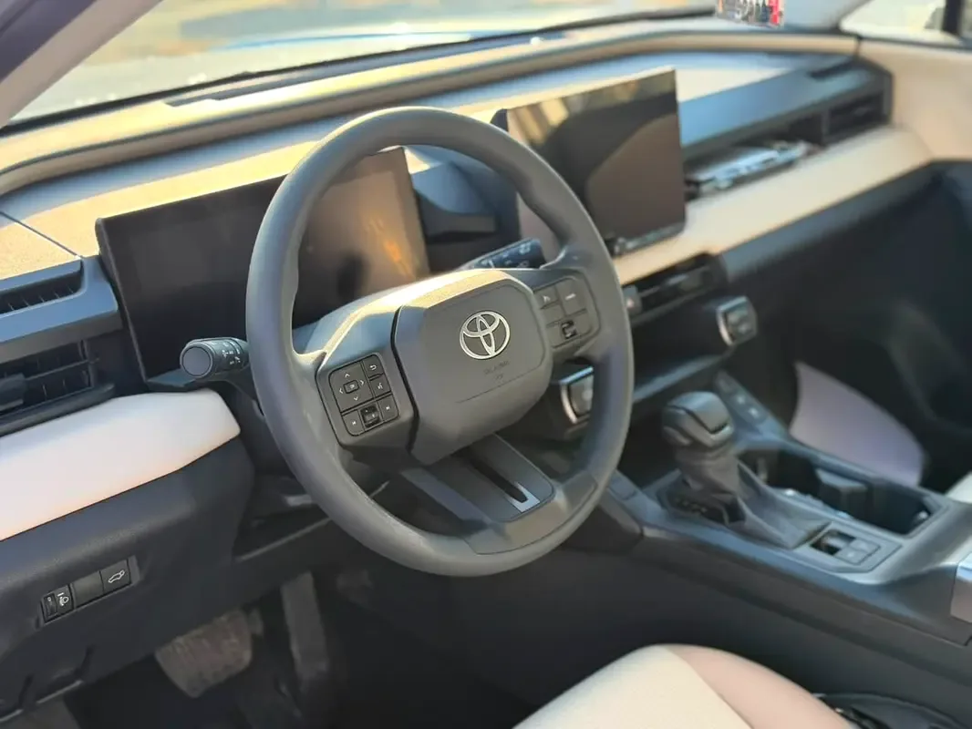 Toyota RAV4 2.5 CVT AWD (236 hp) - 15
