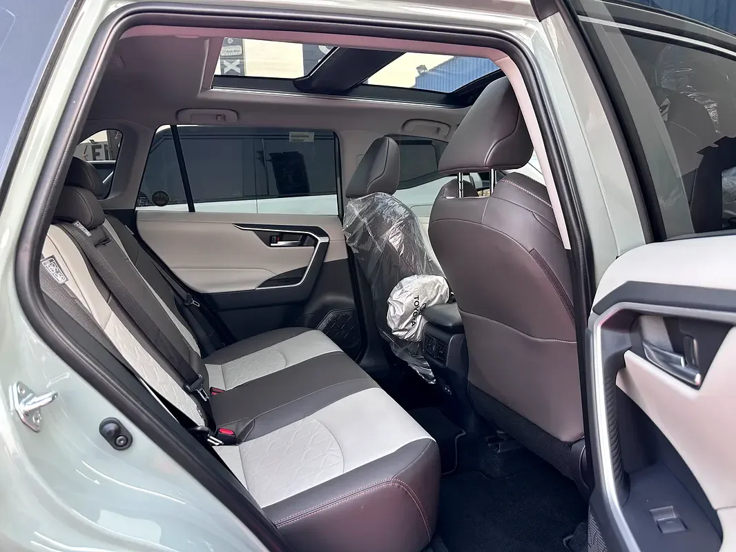Toyota RAV4 2.5 CVT AWD (236 حصان) - 10