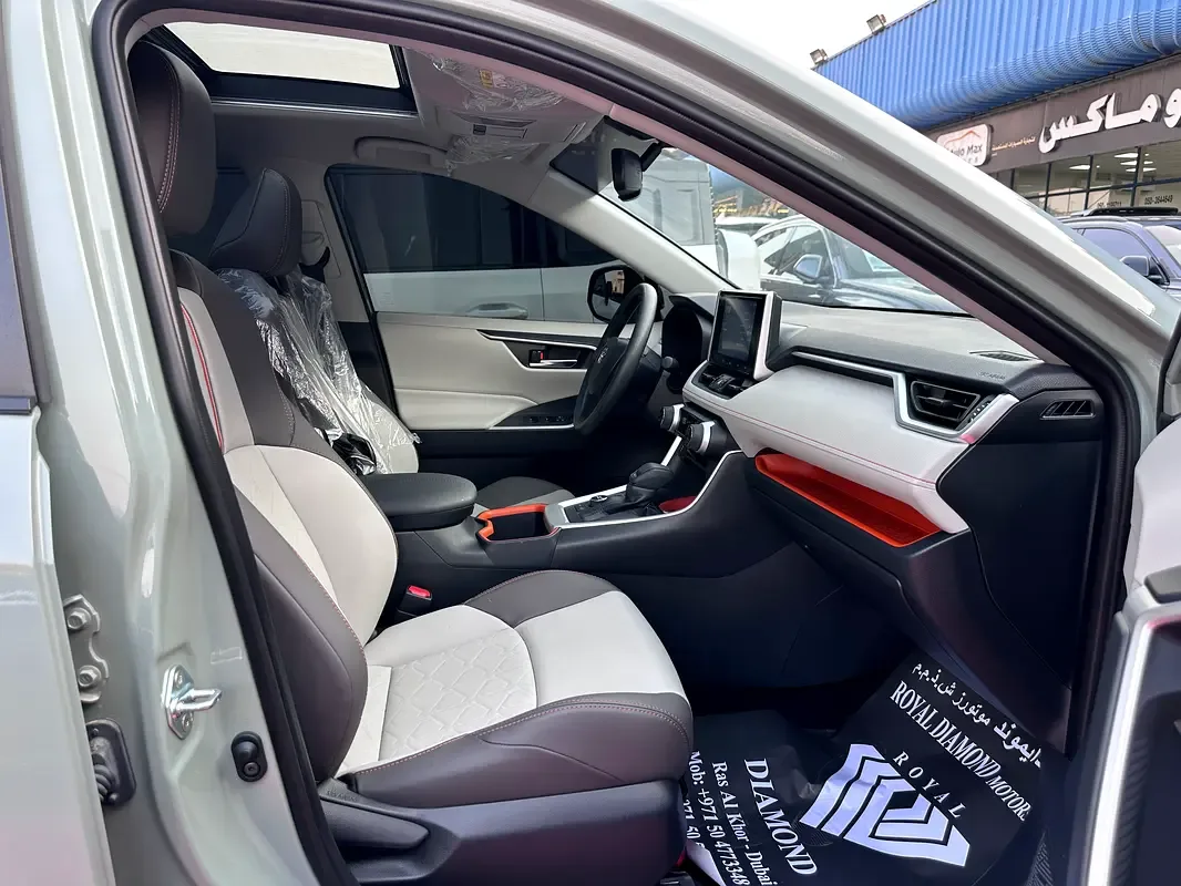 Toyota RAV4 2.5 CVT AWD (236 حصان) - 11