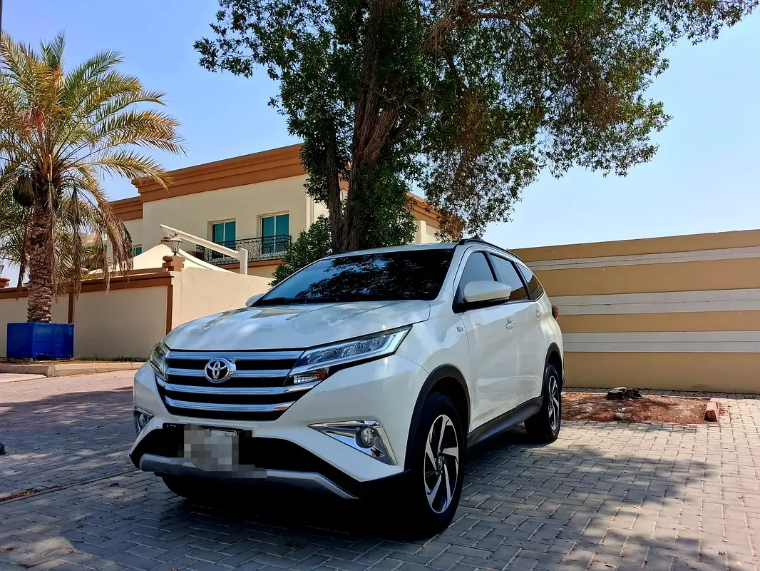 Toyota Rush 1.5 AT (104 hp)