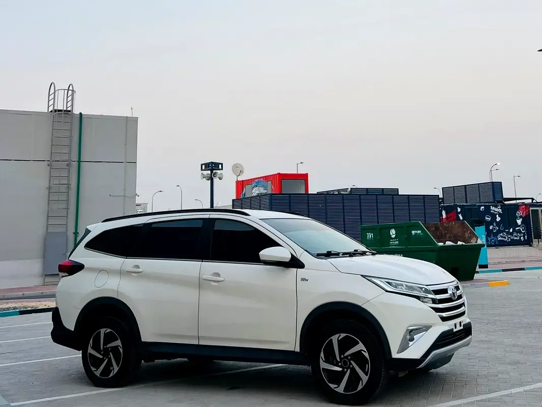Toyota Rush 1.5 AT (104 hp)