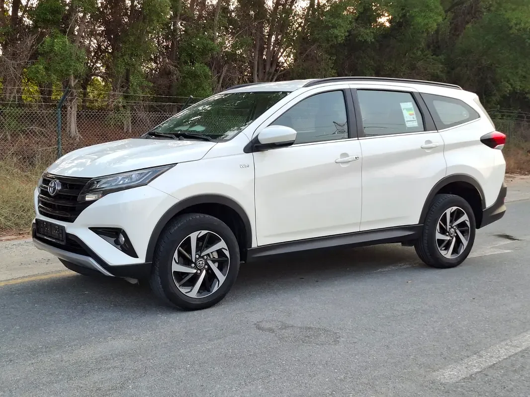 Toyota Rush 1.5 AT (104 hp)