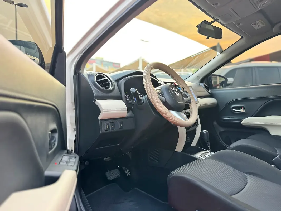 Toyota Rush 1.5 AT (104 hp) - 12