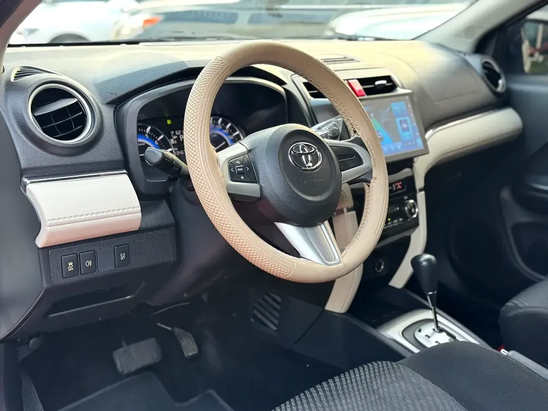 Toyota Rush 1.5 AT (104 hp) - 13