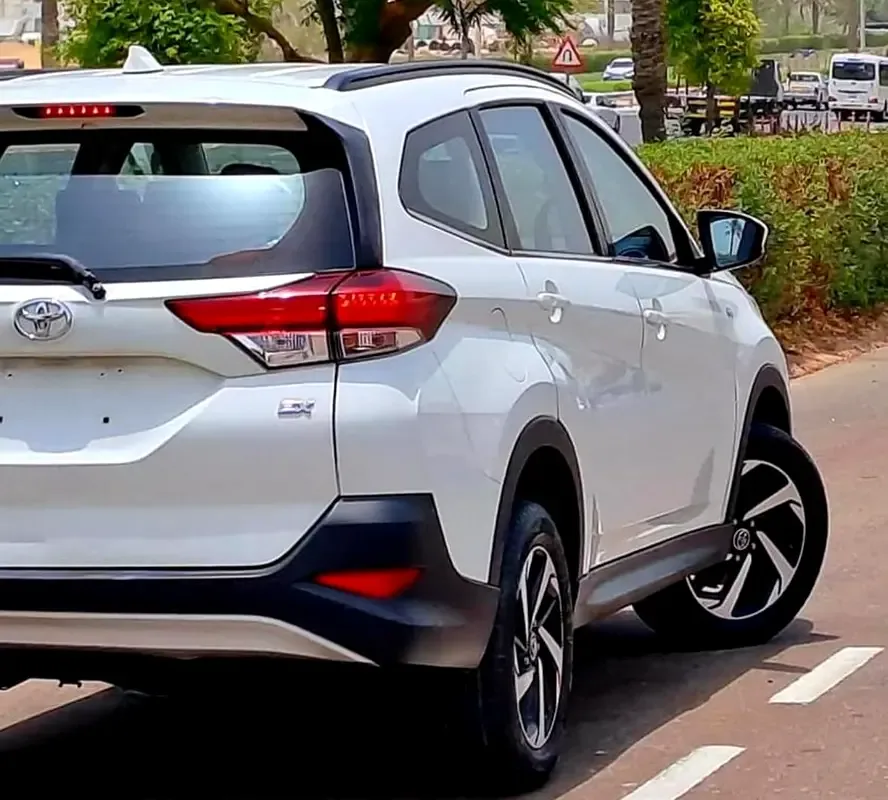 Toyota Rush 1.5 AT (104 hp)